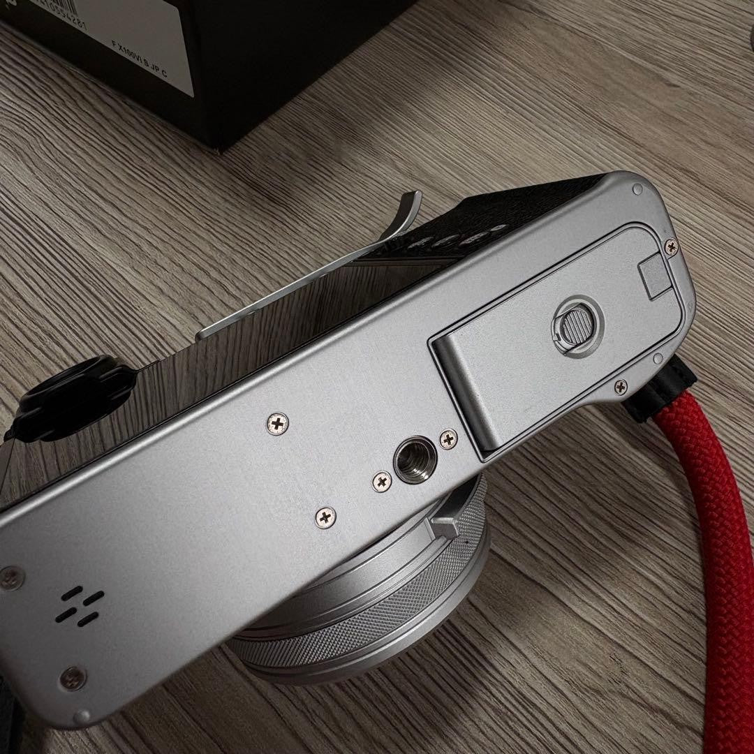 FUJIFILM X100VI Silver (with many luxurious bonuses)