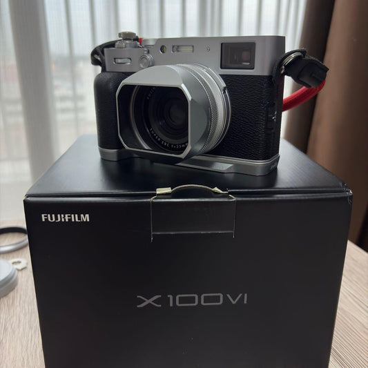 FUJIFILM X100VI Silver (with many luxurious bonuses)